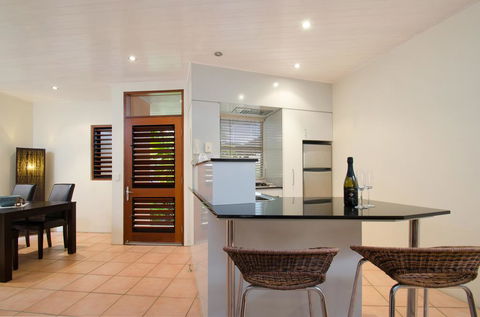 L'Auberge @ Noosa - Airlie Beach Holiday 2