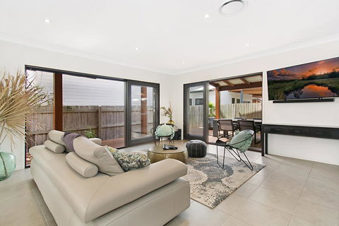 La Luna - Lennox Head - Airlie Beach Holiday 1