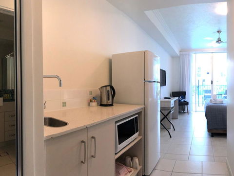 Lagoons Studio Swim Out With Heated Pool - Airlie Beach Holiday 1