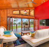 Lake Tinaroo Waterfrontage - Airlie Beach Holiday