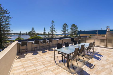 Lakeshore Apartments - Unit 5 - Airlie Beach Holiday 0
