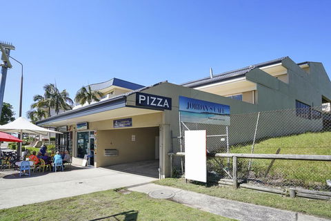 Lakeshore Apartments - Unit 6 - Airlie Beach Holiday 1