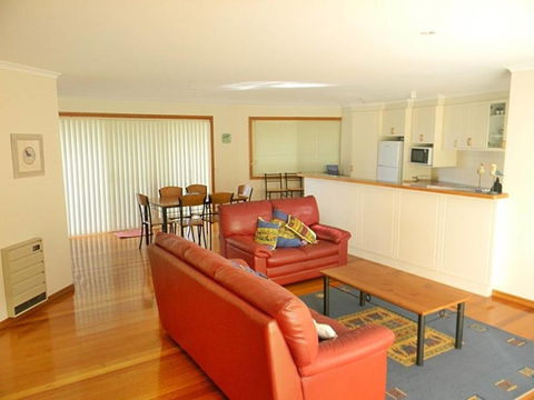 LAKESIDE2 - Airlie Beach Holiday 2