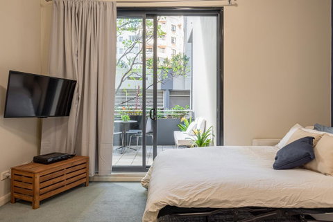 Large Apartment, 2 Parking Spots And Pool - Airlie Beach Holiday 2