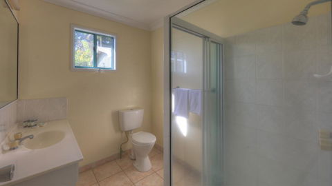 Lucinda Fishing Lodge - Airlie Beach Holiday 3