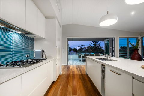 Luxury Tropical Haven - Pacific Avenue, Sunshine Beach - Airlie Beach Holiday 2
