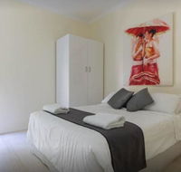 M102 Studio Gem in West Perth Free Tranzit Zone - Airlie Beach Holiday