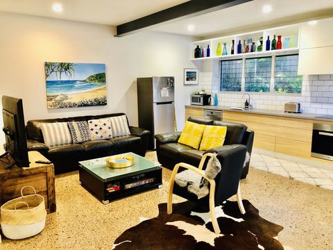 Malibu Apartment - Peregian Beach - Airlie Beach Holiday 1