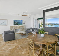 Manly Panorama - Northern Beaches Holiday House - Airlie Beach Holiday