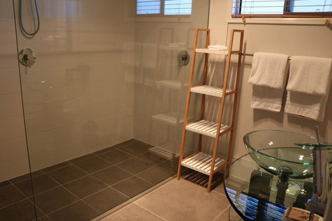 Maric Park Cottages - Airlie Beach Holiday 1