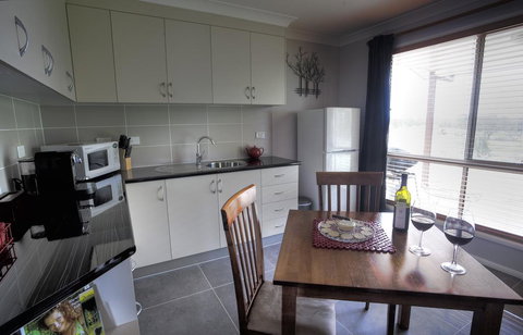 Maric Park Cottages - Airlie Beach Holiday 0