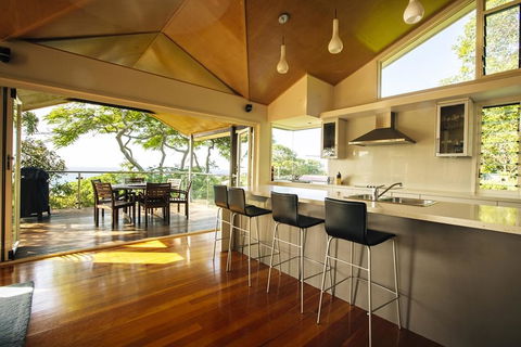 Marrinan's Lookout - Airlie Beach Holiday 0