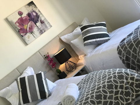 Melbourne Inner City Short Stay Near Flemington Racecourse Free Wifi And Netflix - Airlie Beach Holiday 0