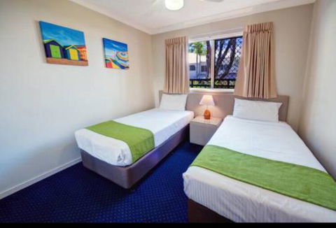 Mermaid Beach Apartment - Airlie Beach Holiday 2