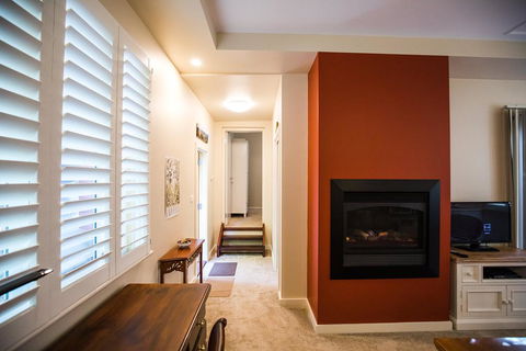 Milepost Annex In Wentworth Falls - Airlie Beach Holiday 1