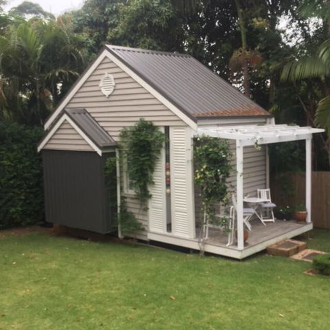 Mini Manor Bangalow Note 2 Night Minimum Stay - Airlie Beach Holiday 0