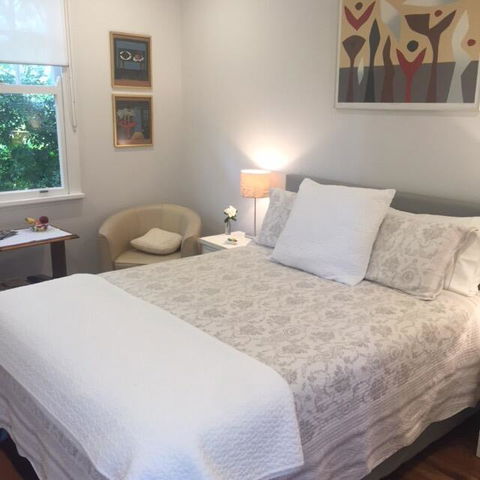 Mini Manor Bangalow Note 2 Night Minimum Stay - Airlie Beach Holiday 1