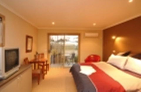 Motel Strahan - Airlie Beach Holiday 2