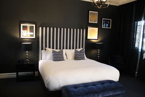 Mrs Banks Hotel - Airlie Beach Holiday 0