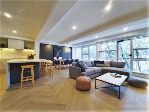 Mt Buller Chalet Hotel & Suites - Airlie Beach Holiday 1