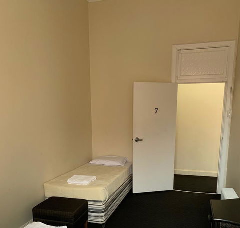 National Hotel Toowoomba - Airlie Beach Holiday 1