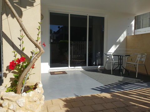 Stirling Apartments - Studio 1 - Airlie Beach Holiday 7