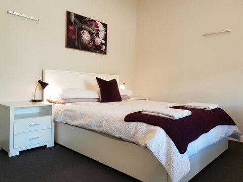 Stirling Apartments - Studio 1 - Airlie Beach Holiday 6