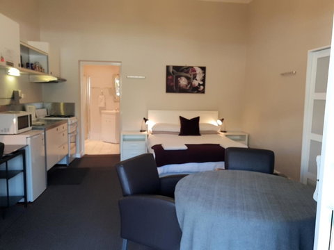 Stirling Apartments - Studio 1 - Airlie Beach Holiday 4