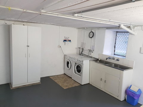 Stirling Apartments - Studio 1 - Airlie Beach Holiday 9