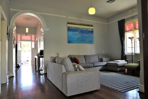 Fremantle Heritage Home For You To Enjoy! - Airlie Beach Holiday 21