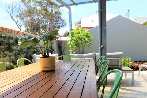 Fremantle Heritage Home For You To Enjoy! - Airlie Beach Holiday 5