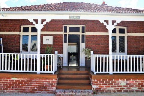 Fremantle Heritage Home For You To Enjoy! - Airlie Beach Holiday 16