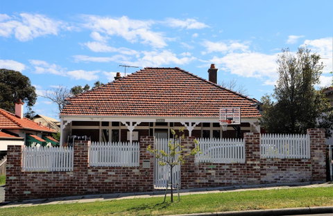 Fremantle Heritage Home For You To Enjoy! - Airlie Beach Holiday 0