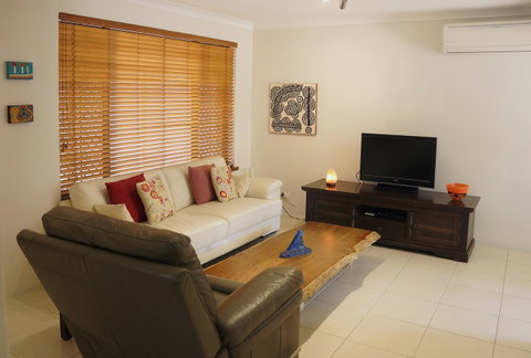 Suffolk House - Airlie Beach Holiday 6