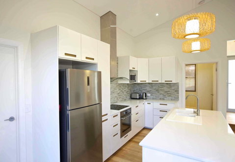 Sunny Blinco Street House - Airlie Beach Holiday 5
