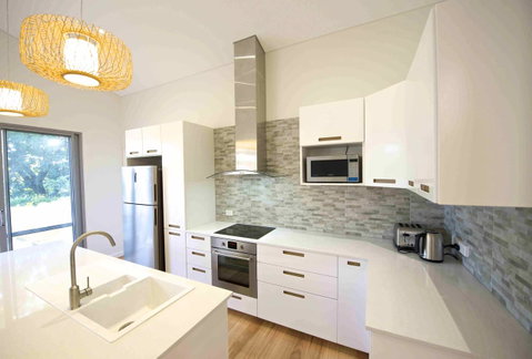Sunny Blinco Street House - Airlie Beach Holiday 6