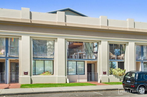 Spacious Central Townhouse - Airlie Beach Holiday 11