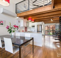 Spacious Central Townhouse - Airlie Beach Holiday