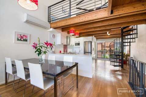 Spacious Central Townhouse - Airlie Beach Holiday 0