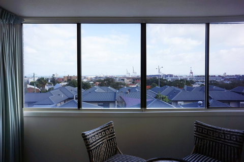 Studio 208 With Ocean Views - Airlie Beach Holiday 17