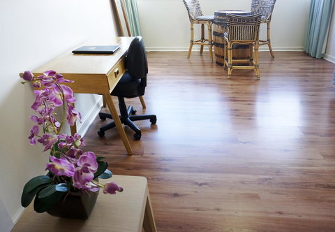 Studio 208 With Ocean Views - Airlie Beach Holiday 7