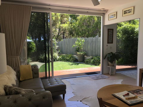 Banksia Luxury Villa - Airlie Beach Holiday 1
