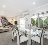 Luxury Federation Style Home - Sleeps 10 - Airlie Beach Holiday