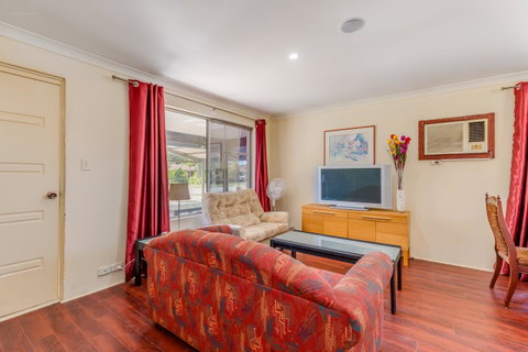 Brilliant, Neat, Convenient, Family-friendly House - Airlie Beach Holiday 1