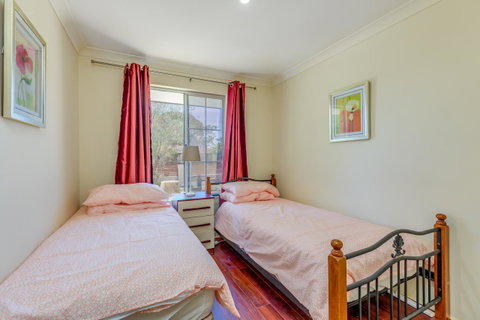 Brilliant, Neat, Convenient, Family-friendly House - Airlie Beach Holiday 10