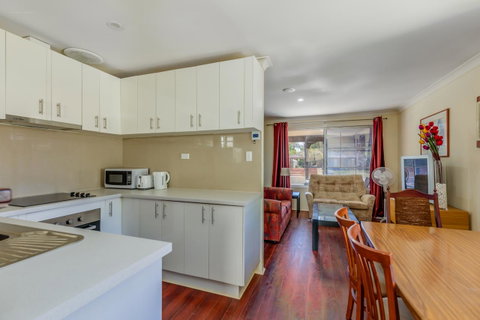Brilliant, Neat, Convenient, Family-friendly House - Airlie Beach Holiday 4