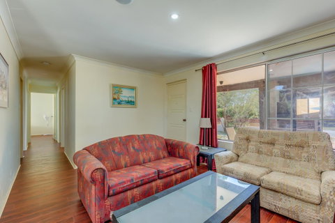 Brilliant, Neat, Convenient, Family-friendly House - Airlie Beach Holiday 2