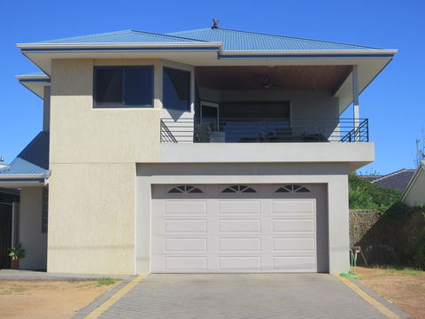 Kalbarri Riverfront Unit - Airlie Beach Holiday 3