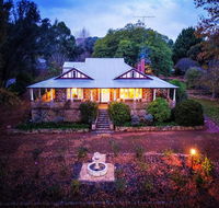 Historic Oakhill House Entire Estate - Airlie Beach Holiday