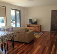 Lemon Tree Lodge - Airlie Beach Holiday